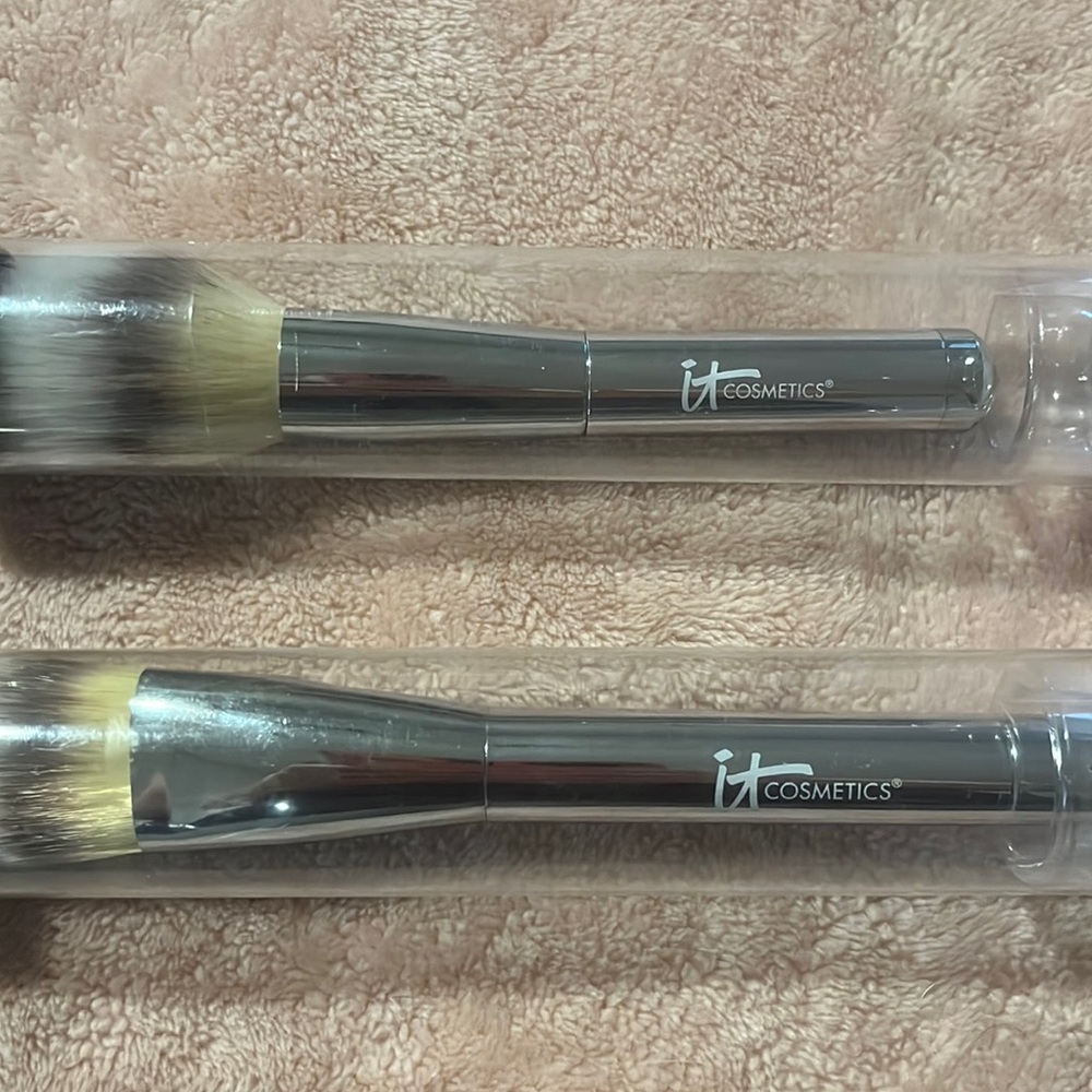 IT makeup brushes
